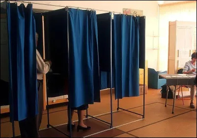 Pour pouvoir voter, vous avez le droit de présenter votre permis de chasser comme document officiel, à défaut d'une carte d'identité.