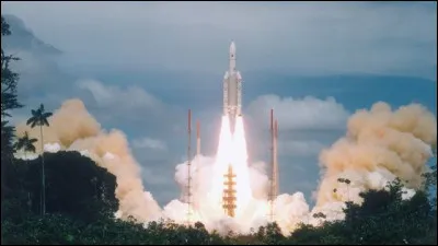 Le première fusée Ariane a été lancée depuis quelle base ?