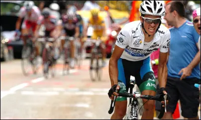 Après avoir remporté le Tour en 2007 et en 2009, il est déclassé pour dopage de sa 3e victoire en 2010 : c'est ...