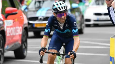 Il participe à 14 tours, remporte 4 étapes, se classe 3e en 2015 : c'est ...