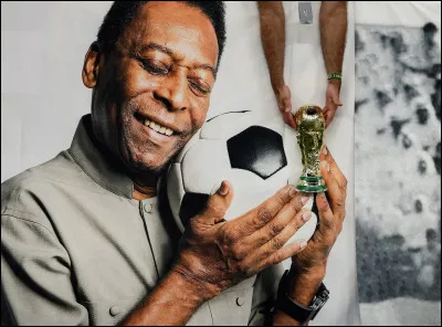Quel est le vrai nom de Pelé, célèbre footballeur brésilien ?