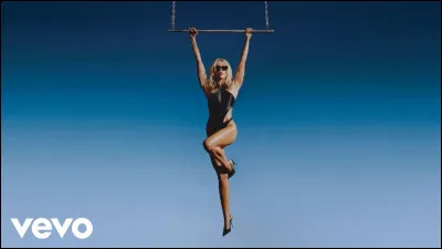 D'ailleurs, qui interprète en 2023 la chanson "Flowers" ?