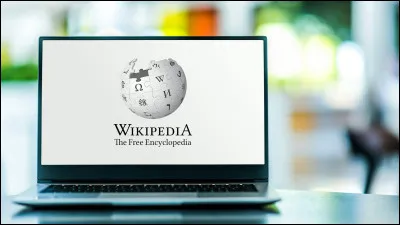 En quelle année le site "Wikipédia" a-t-il été créé ?