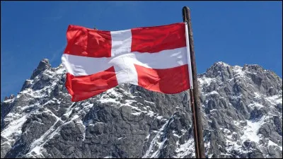 Km 35,9 : Sospel. En 1388, comme tout le Comt&eacute; ni&ccedil;ois, Sospel fait acte de d&eacute;dition &agrave; la Savoie. Qu'est-ce que la d&eacute;dition ?