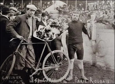 Quel est ce peintre passionné de vélo qui fut un temps coureur cycliste, s'alignant même au départ de Paris-Roubaix en 1897 ?