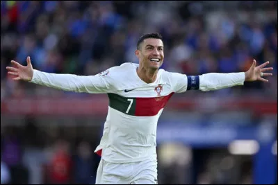 Quelle est la nationalité de Cristiano Ronaldo ? (footballeur)
