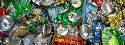 En quoi est fait la nouvelle main de Peter ?