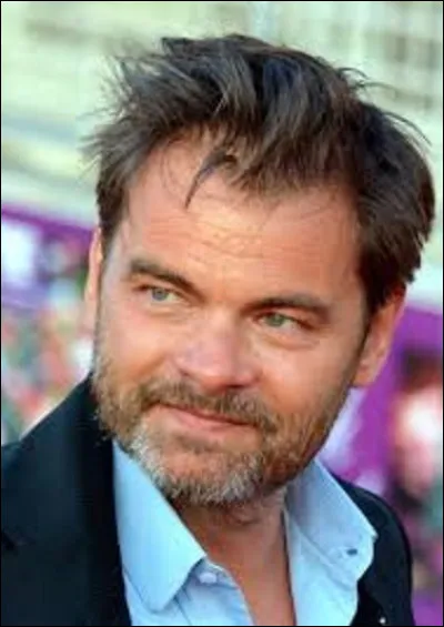 Acteur et réalisateur, Clovis Cornillac est né à Lyon le 16 août 1968. En 2005, pour quel film reçoit-il un César du meilleur acteur dans un second rôle ?