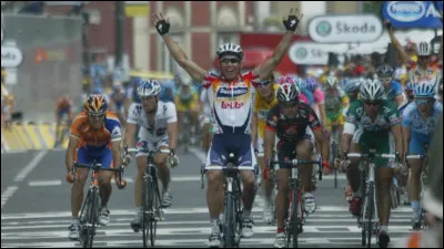 Il a été le premier Australien à remporter le classement par points, en 2002, puis à nouveau en 2004 et en 2006 ; il a aussi remporté 12 étapes. C'est ...