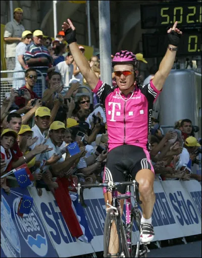 Ce coureur kazakh, vainqueur de 4 étapes entre 2003 et 2010, s'est classé 3e du tour en 2003 et 5e en 2005. C'est ...