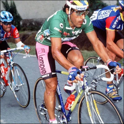 Ce coureur cycliste soviétique (jusqu'en 1991), puis ouzbek, a remporté 9 étapes du Tour et trois fois le classement par points en 1991, 1993 et 1994 : c'est ...