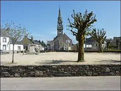 Je vous emmène en Bretagne, à La Feuillée. Village de l'arrondissement de Châteaulin, sur les contreforts des monts d'Arrée, il se situe dans le département ...