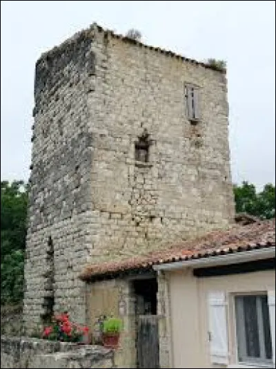 Voici l'ancien château de L'Isle-Bouzon. Village Gersois, traversé par l'Arrats et l'Auroue, il se situe dans l'ex région ...