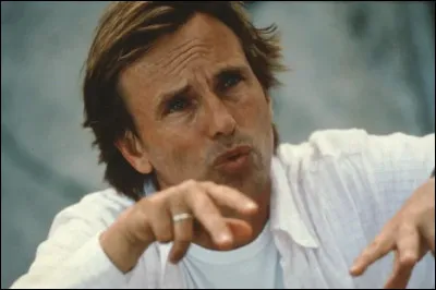 Qui est ce cinéaste, réalisateur du film ''K'' ?