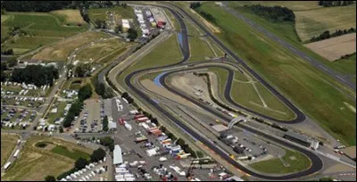 Voyons Marie-Christine, pardonne à ce Toulousain qui t'aime et te le chante sous ton balcon. Qui se révolte dans "Paris mai" ?