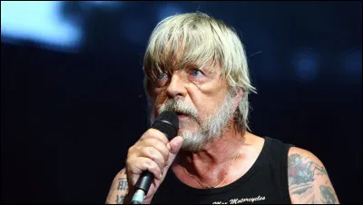 Complétez les paroles de cette chanson de Renaud intitulée "Hexagone" : "Quand on ... au mois d'mars / De l'autre côté des Pyrénées / Un anarchiste du Pays Basque / Pour lui apprendre à s'révolter / Ils crient, ils pleurent et ils s'indignent".