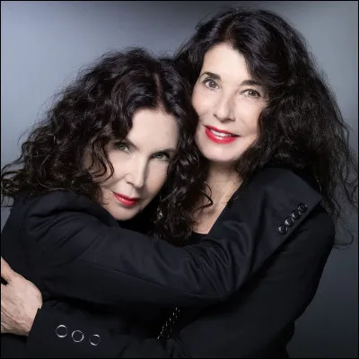 Quel instrument de musique est merveilleusement maîtrisé par les soeurs Katia et Marielle Labeque ?