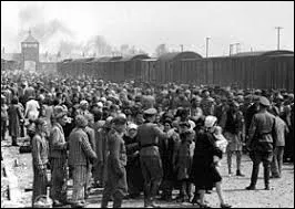 Comment Mengele &eacute;tait-il surnomm&eacute; ?