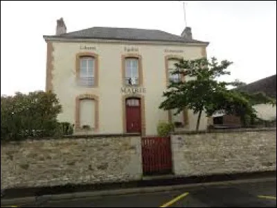 Village de l'arrondissement de Mamers, dans le Saosnois, Rouessé-Fontaine se situe dans le département ...