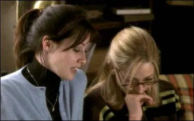 Dans un téléfilm datant de 1997, Shannen Doherty joue une étudiante et une chanteuse dont une femme veut se venger. Quel est le titre de ce téléfilm ?