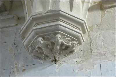 En architecture, quel est l'autre nom du ''cul-de-lampe'', console d'encorbellement ?