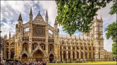 La construction de l'Abbaye de Westminster date pour l'essentiel du XIIIe siècle. Sous le règne de quel roi a-t-elle en partie été construite ?