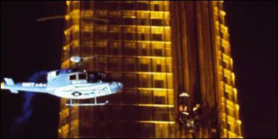 Elle a joué dans "Dangereusement vôtre ", elle a joué dans "La tour infernale"