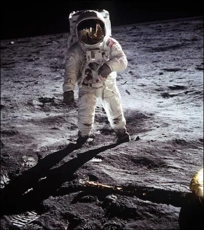 Qui a posé le premier pied sur la Lune ?
