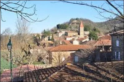 Je vous emmène à présent à Claveyson. Village Drômois, il se situe en région ...
