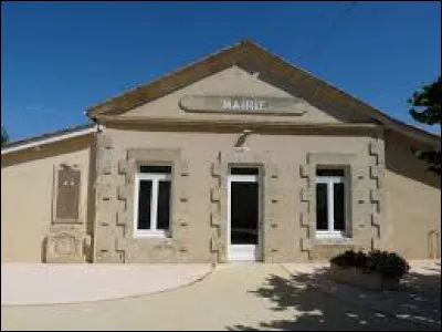 Je vous propose de rester en Nouvelle-Aquitaine et de partir à Juillac. Village de l'arrondissement de Libourne, sur la rive gauche de la Dordogne, il se situe dans le département ...