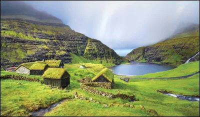 À quel pays appartiennent les Îles Féroé ?