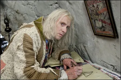 Quel magazine dirige son père ?