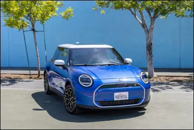 Quel est le nom de cette voiture ?