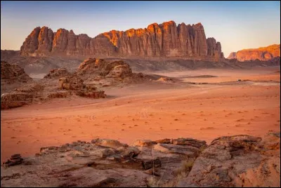 Dans quel pays se trouve le désert Wadi Rum ?