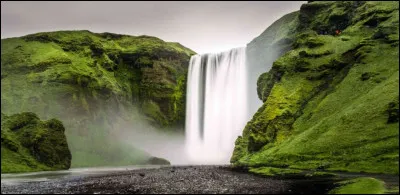 Quelle cascade ne se situe pas en Islande ?