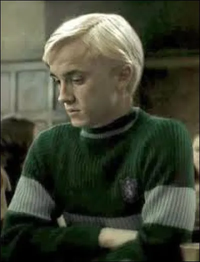 Parmi les personnages suivants, qui nest pas dans sa famille ?