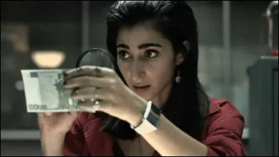 Après avoir réussi son premier braquage, avec qui part-elle vers la Bolivie ?