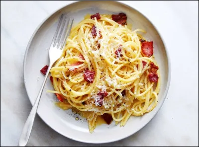 Italie
Des pâtes, du guanciale, des œufs et du parmesan. Un plat romain connu dans le monde entier.
Ce sont les pâtes...