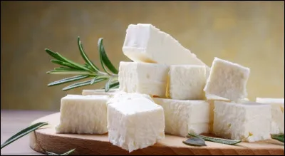 Grèce
Du fromage de lait de brebis ou de chèvre, souvent découpé en cubes. On en retrouve dans la salade grecque.
C'est la...