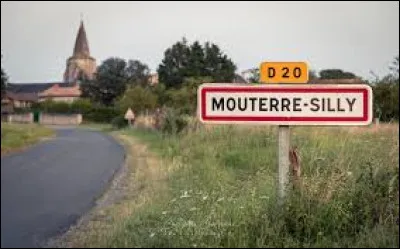Nous sommes dans l'ancienne région Poitou-Charentes à l'entrée de Mouterre-Silly. Nous sommes dans le département ...