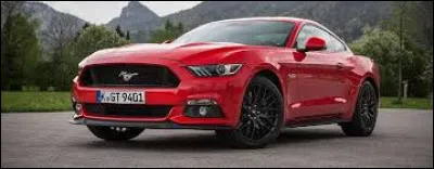 En quelle ann&eacute;e, la premi&egrave;re Mustang a-t-elle &eacute;t&eacute; commercialis&eacute;e ?