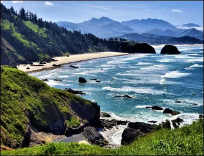 Quel État américain ne tire pas son nom d'un fleuve ?