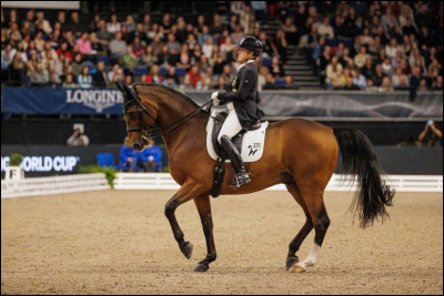 Parmi ces personnes, qui est la dresseuse la plus titrée des JO équestres ?