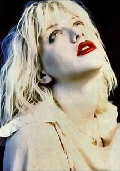 Courtney Love est la chanteuse du groupe de grunge :