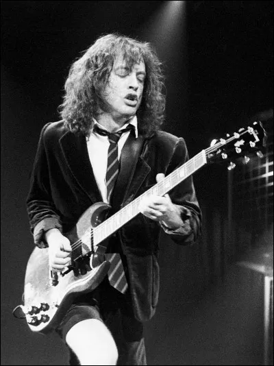 Angus Young est l'un des meilleurs guitaristes au monde. Quel groupe de rock a-t-il créé avec son frère ?