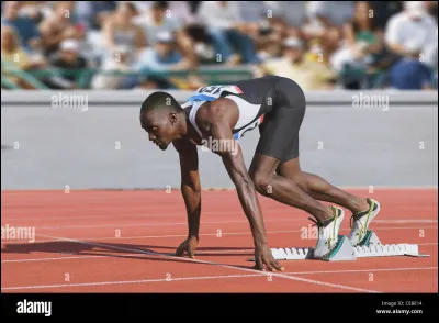 Par quel geste se sont distingu&eacute;s, lors des Jeux de Mexico, en 1968, Tommy Smith et John Carlos, pour d&eacute;noncer le racisme envers les noirs aux &Eacute;tats-Unis ?
