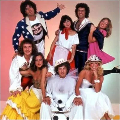 Quelle chanson, sortie par la Bande &agrave; Basile en 1977, est associ&eacute;e &agrave; une danse pratiqu&eacute;e en file indienne ?