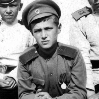 Quel aventurier russe fut engag&eacute; par le tsar pour soigner l�h&eacute;mophilie de l�h&eacute;ritier du tr&ocirc;ne ?