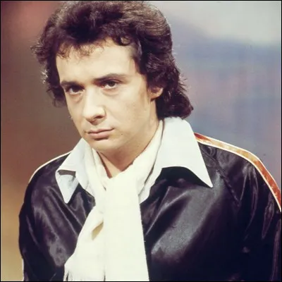 Quelle expression est li&eacute;e &agrave; un p&eacute;riodique pour la jeunesse cr&eacute;&eacute; en 1946 ?