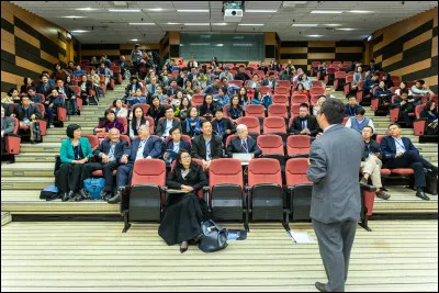 13. Aimez-vous parler en public ?